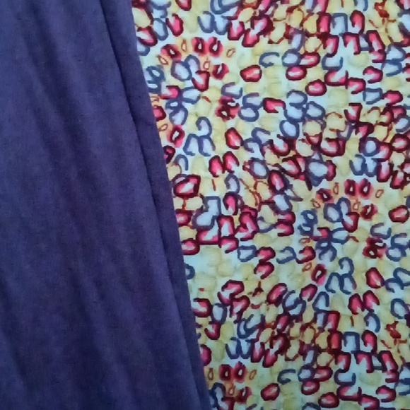 LuLaRoe Carly (S) with Navy (T/C) leggings - Picture 2 of 4